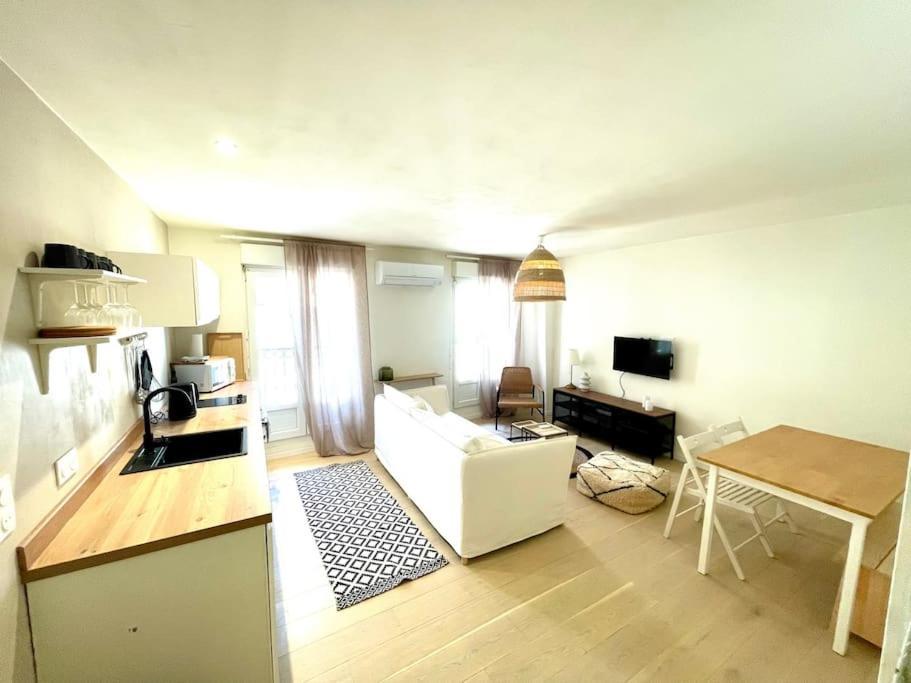 Maison Charmante Avec Terrasse, 2 Chambres Marseillan  Buitenkant foto